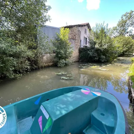 Au Bord De L'eau Avec Canoes, Terrasse Et Jardin A Damvix, Au Coeur Du Marais Poitevin. - Fr-1-426-354 *