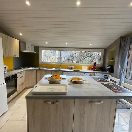 Prázdninový dům Au Bord De L'eau Avec Canoes, Terrasse Et Jardin A Damvix, Au Coeur Du Marais Poitevin. - Fr-1-426-354 Damvix